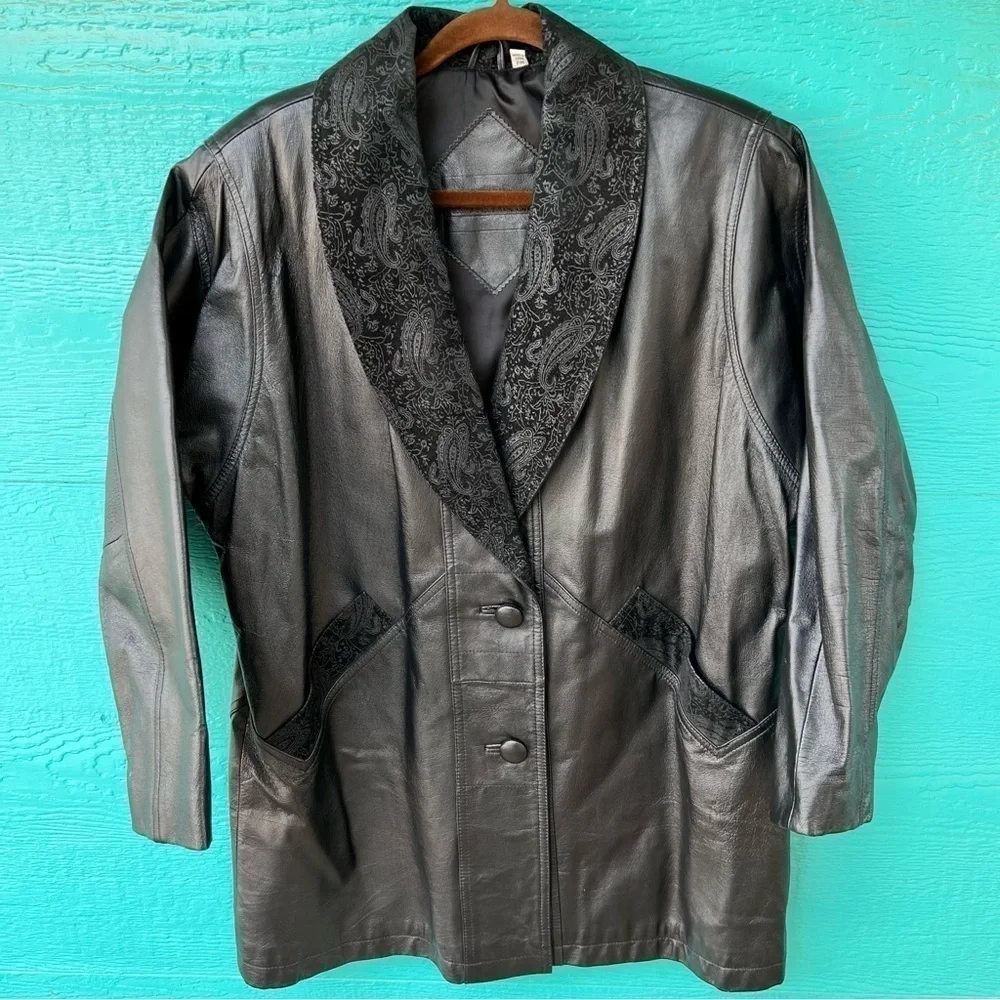 VINTAGE 80’s LEATHER EMBOSSED VELVET COLLAR CAR COAT SIZE MEDIUM BLACK EUC